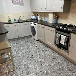 The Beeches - Serviced Duplex Sheffield